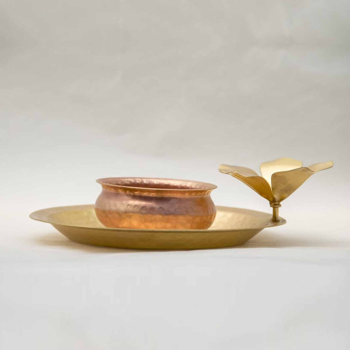 Hammered Wick Flower Lamp